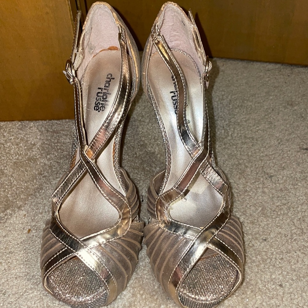 Size 6 gold heels